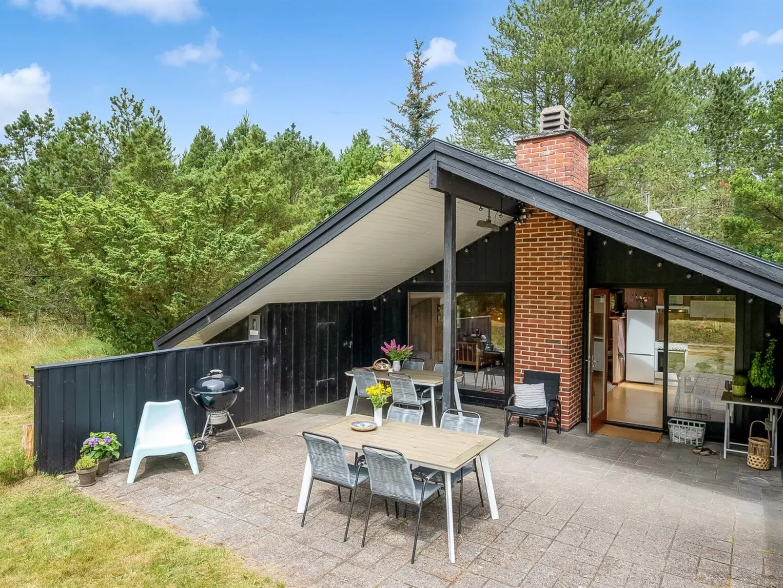 "Regine" - 1.1km to the fjord-Outside