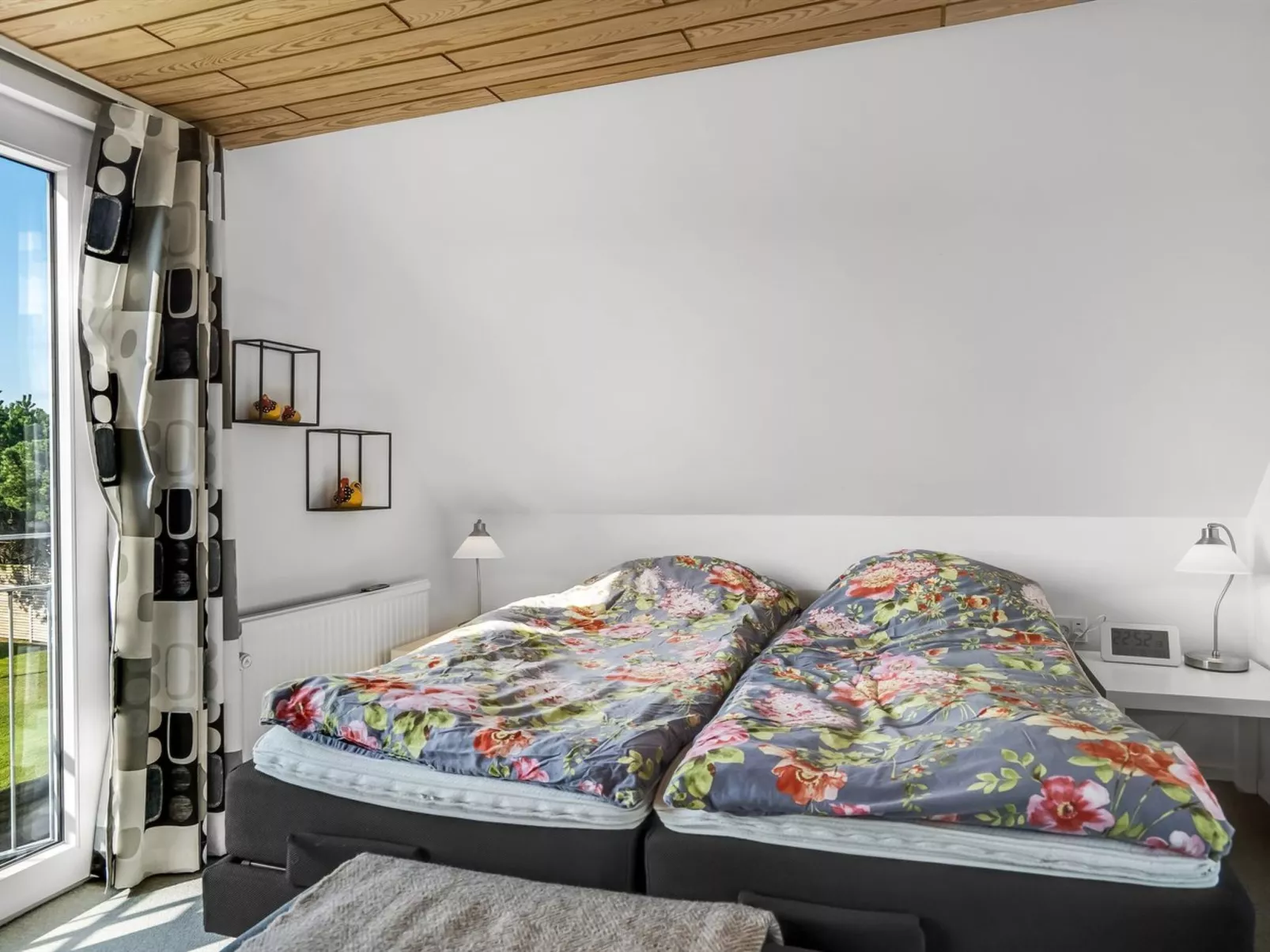 "Isabel" - 600m from the sea-Inside