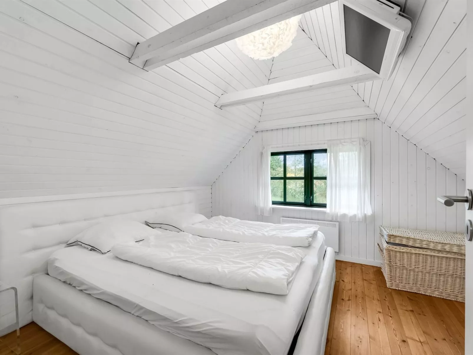 "Matilda" - 1.6km from the sea-Inside