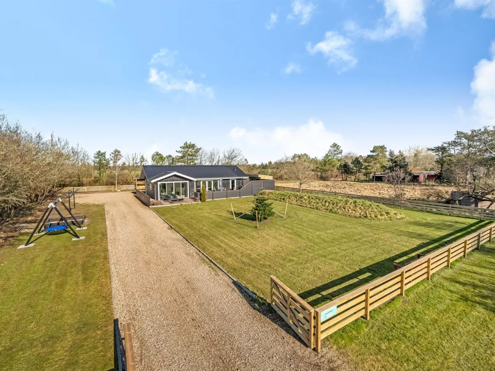 "Elisaveta" - 400m to the fjord-Draußen