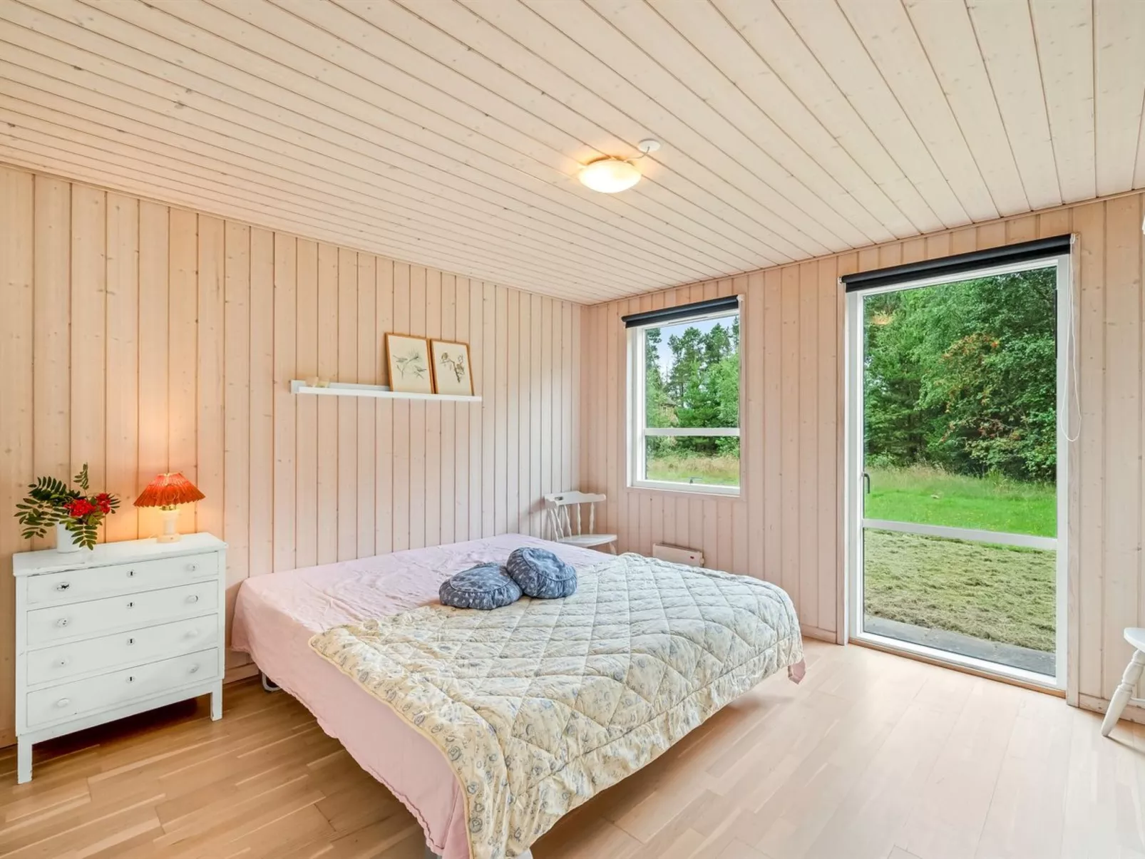 "Trena" - 1.2km to the fjord-Inside