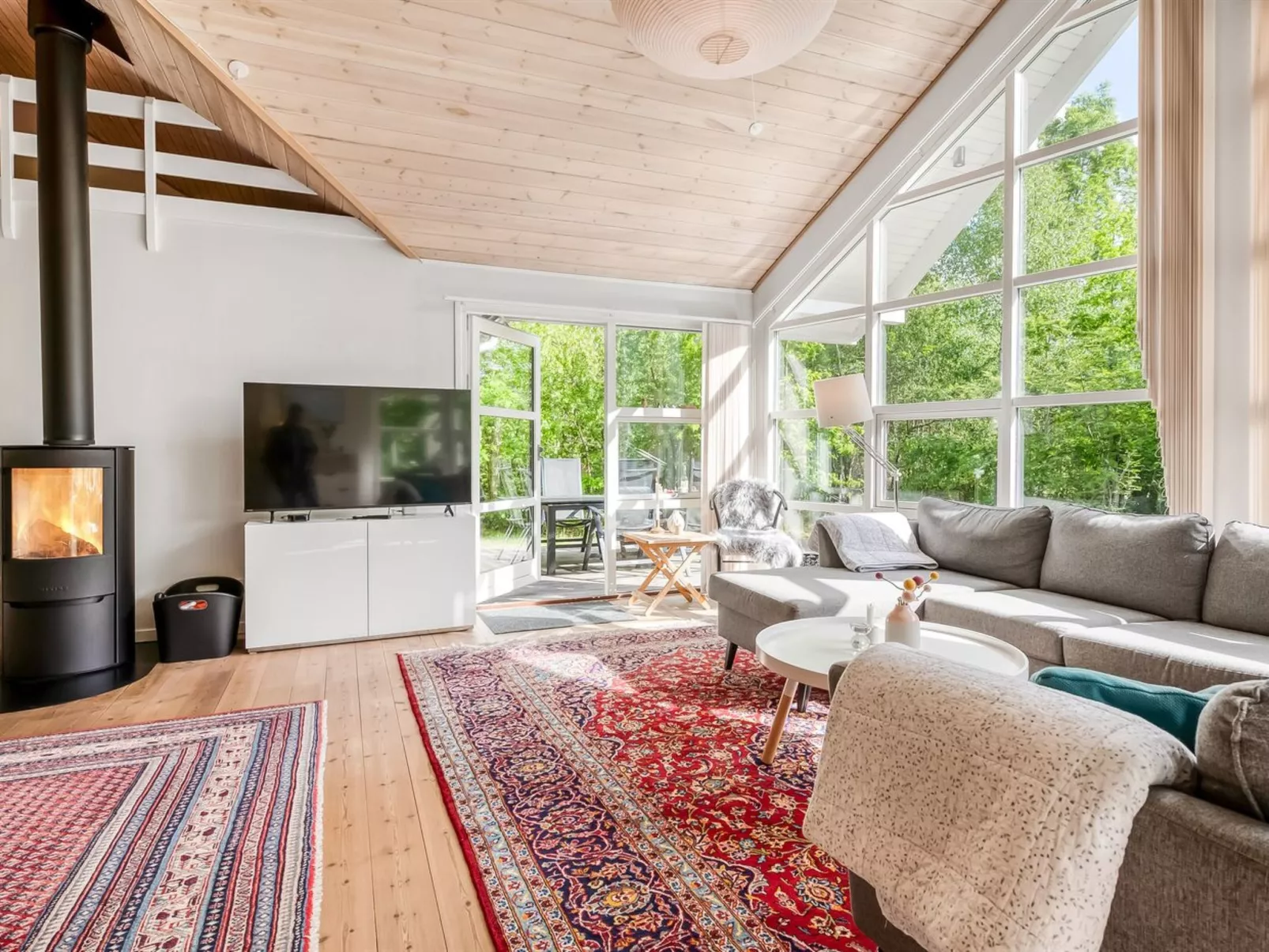 "Hellin" - 175m from the sea-Inside