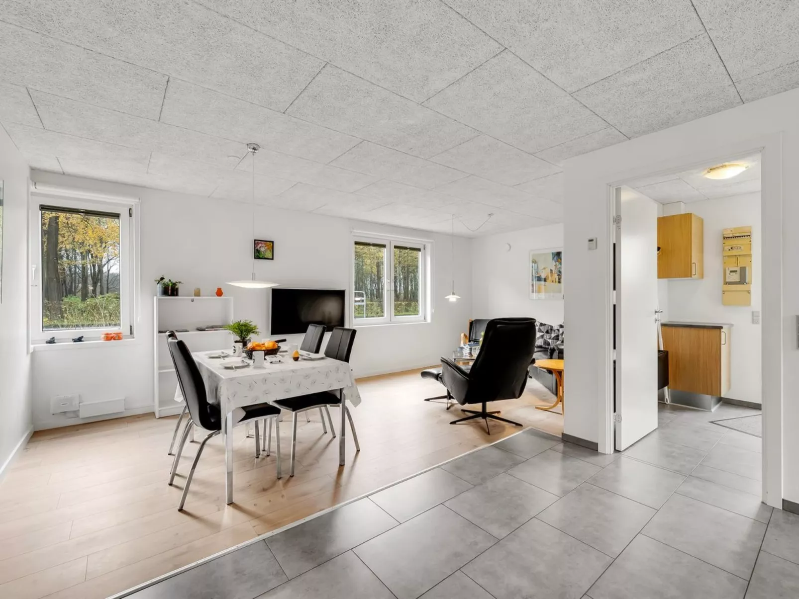 "Kamp" - 1km to the fjord-Inside