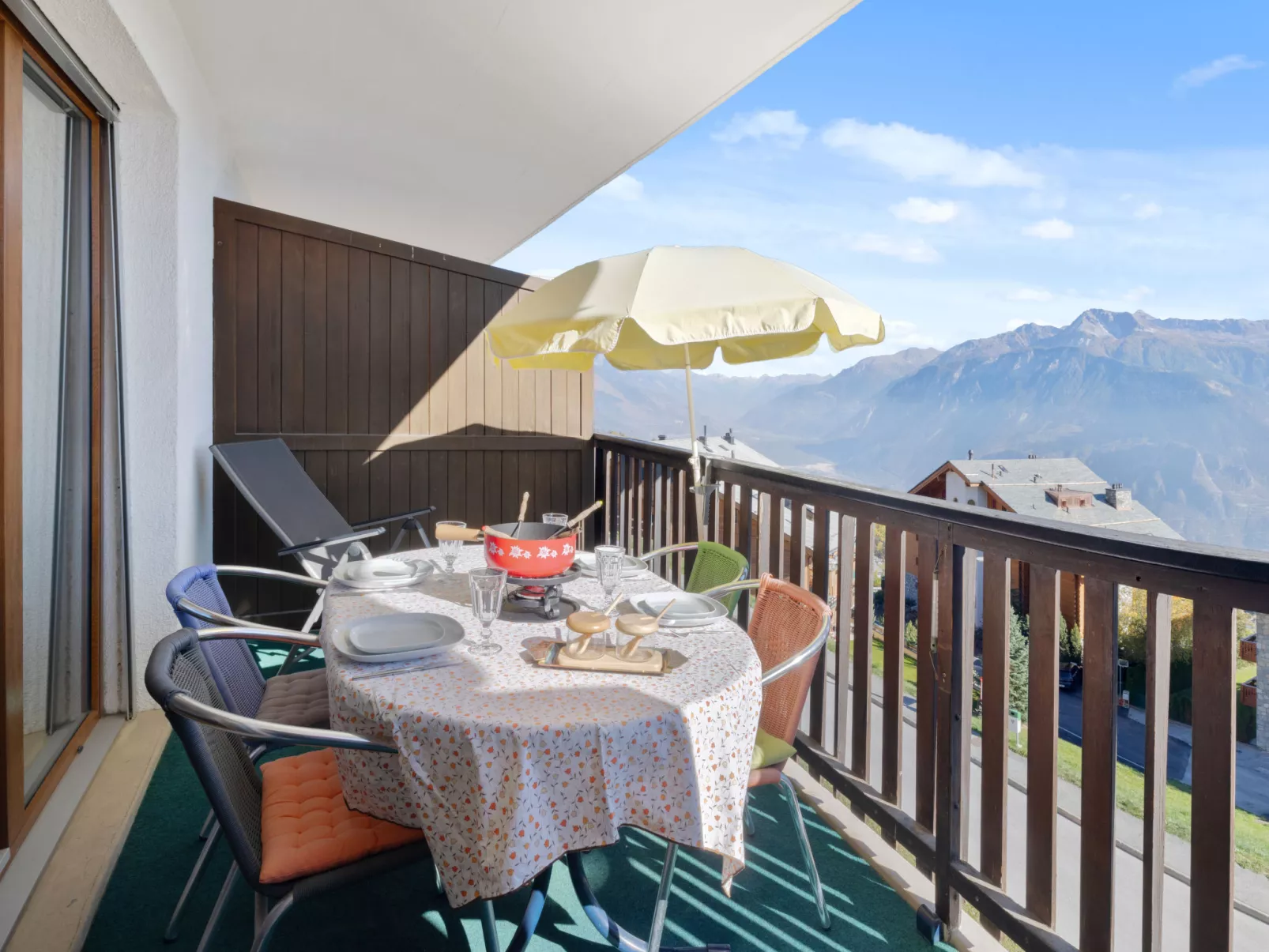 Marigny Dent-Blanche 25-Outside