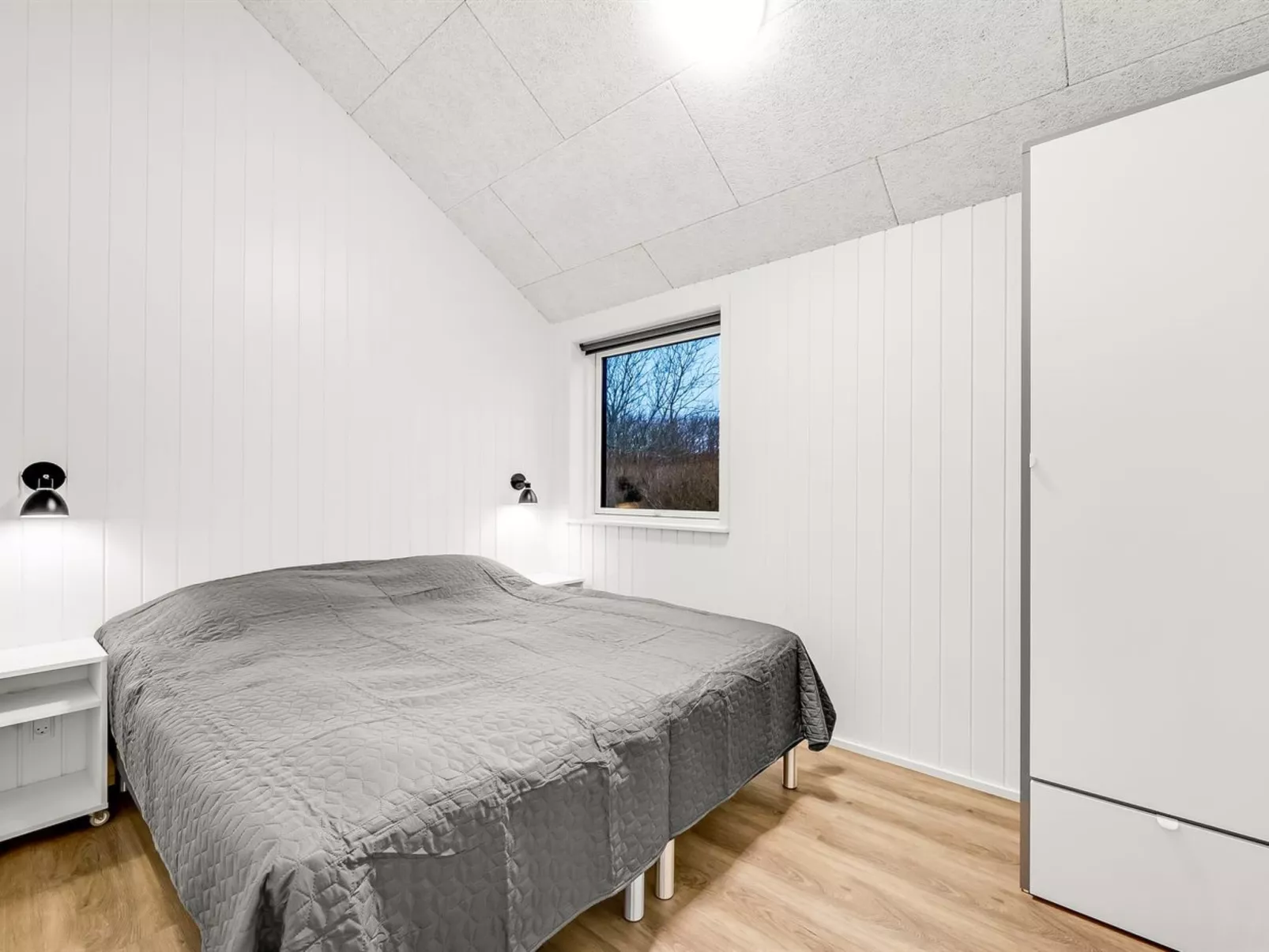 "Grimar" - 400m to the fjord-Drinnen