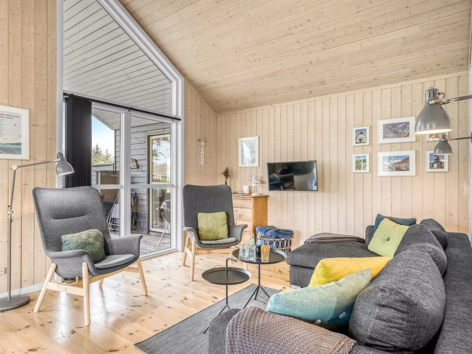 "Carlina" - 700m to the fjord-Inside