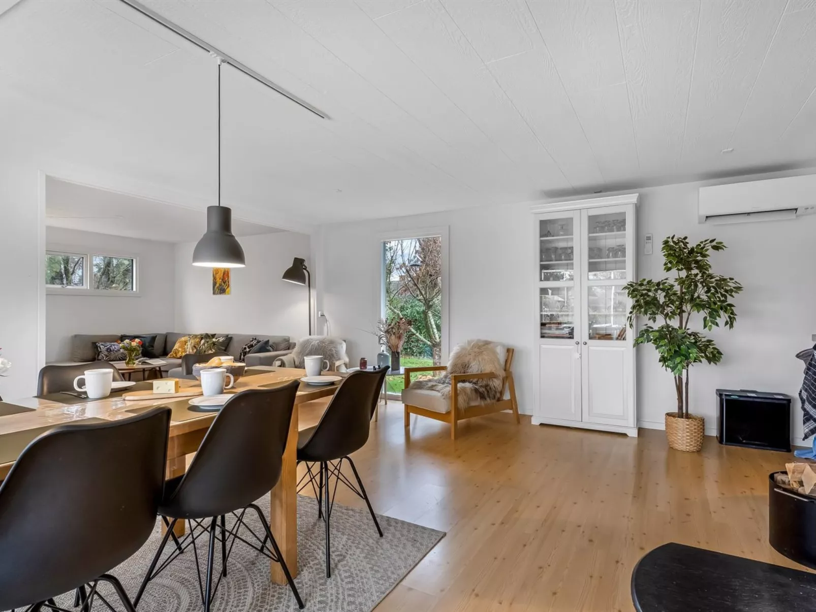 "Runhild" - 450m from the sea-Inside