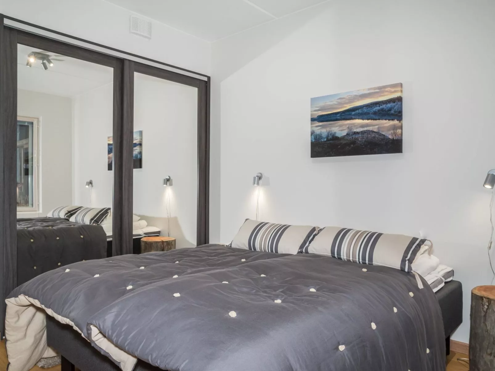 Levi hillside-Drinnen