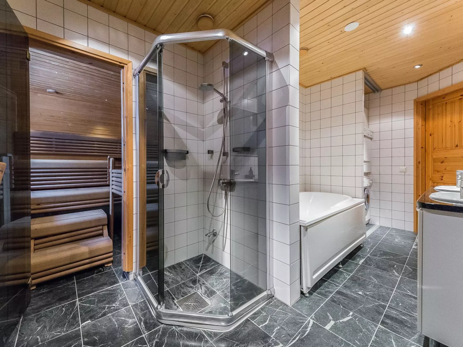 Lappi dream house-Inside