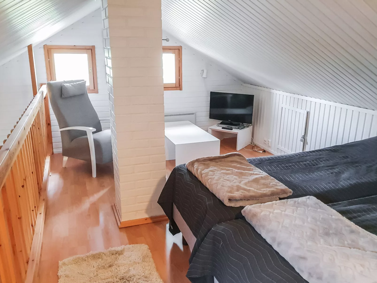 Kukasrakka 3 b 8-Drinnen