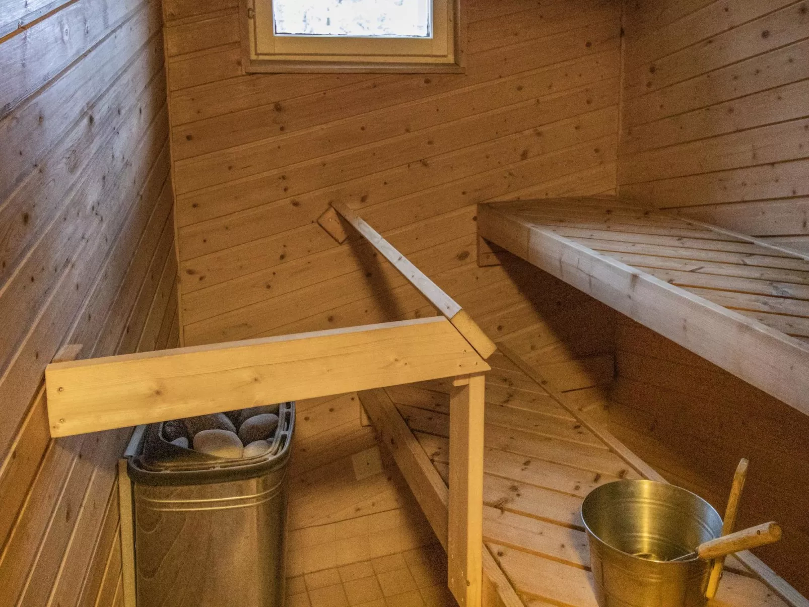 Aslakin helmi a-Inside