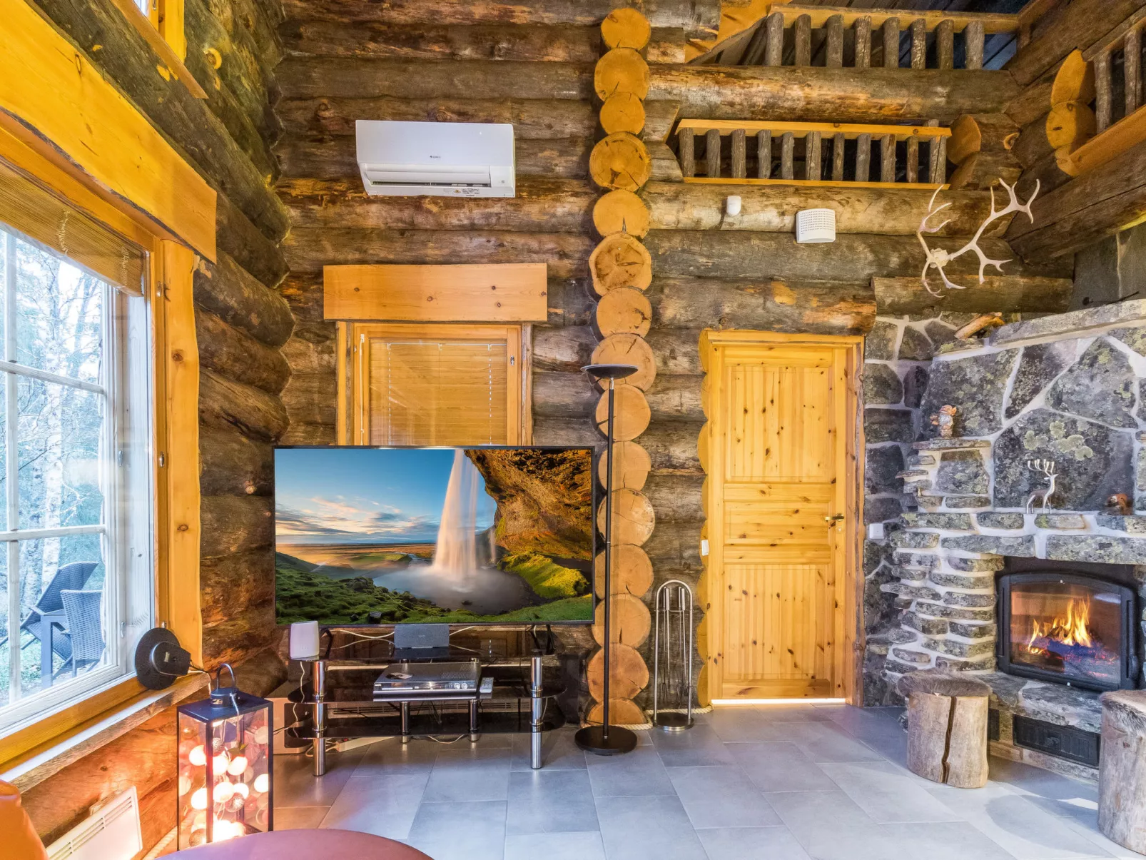 Menninkäisenkolo-Inside