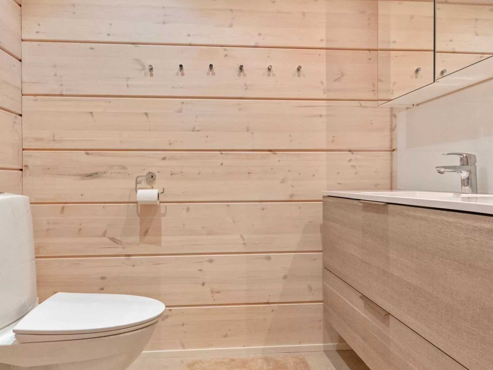 Villa paadari-Drinnen