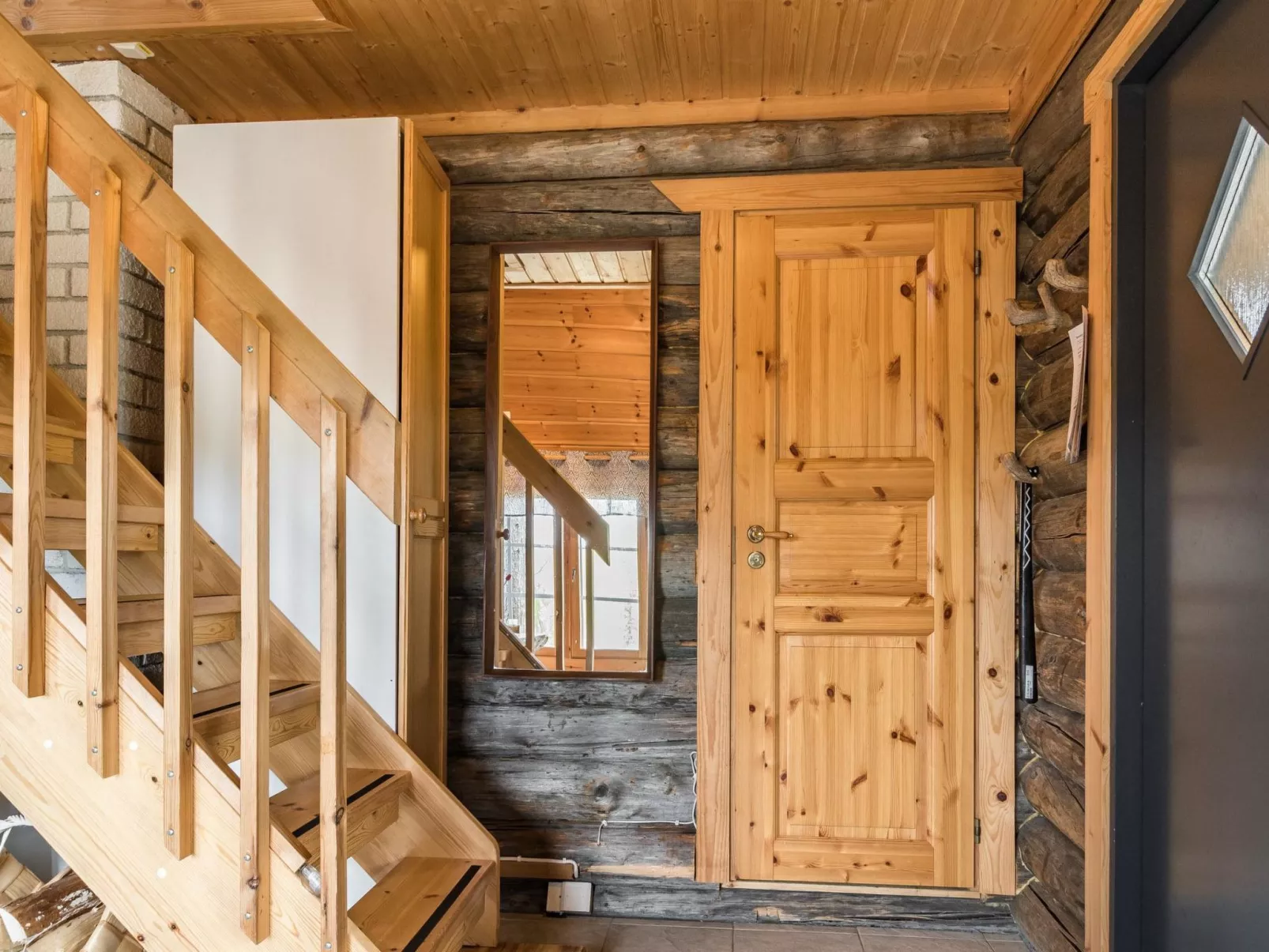 Tievatupa 1, isompi-Drinnen