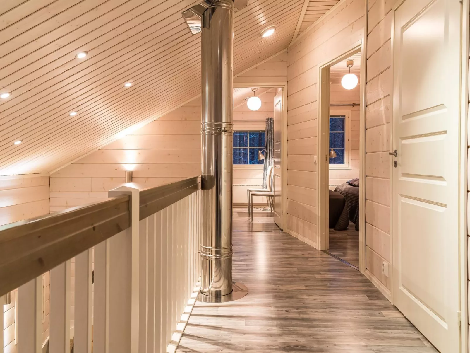 Levin ahmahovi 1a-Drinnen