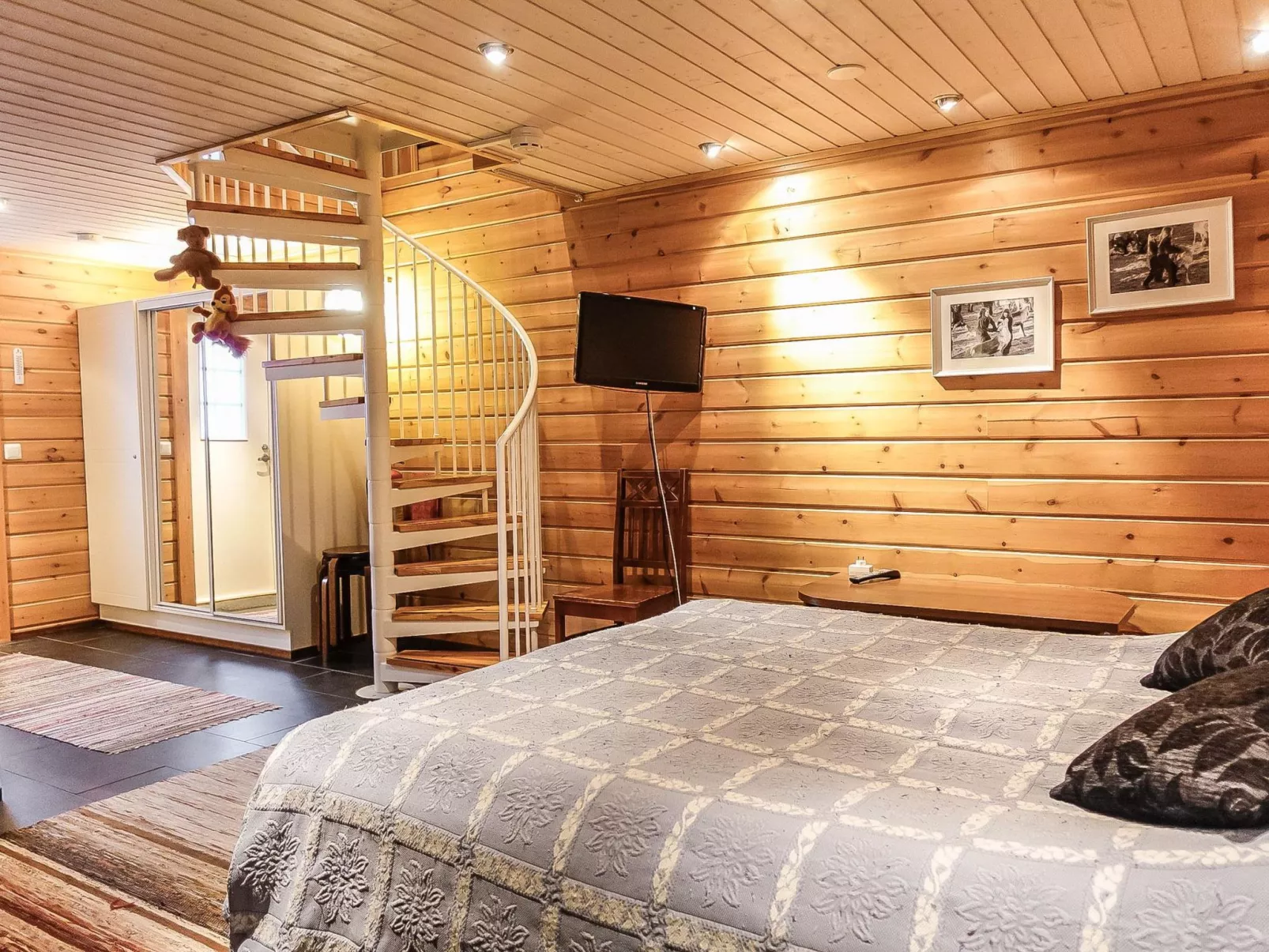 Ylikyrön mökki-Inside