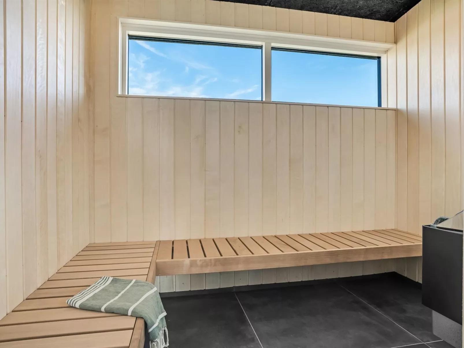 "Ilze" -  from the sea-Drinnen