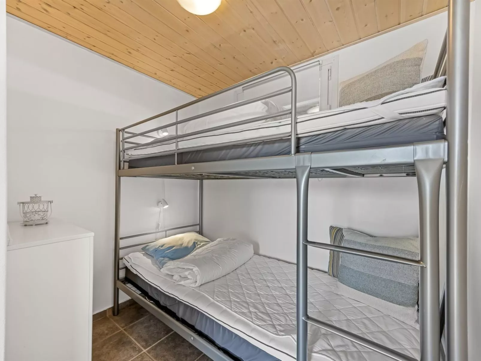 "Erblin" - 400m from the sea-Drinnen