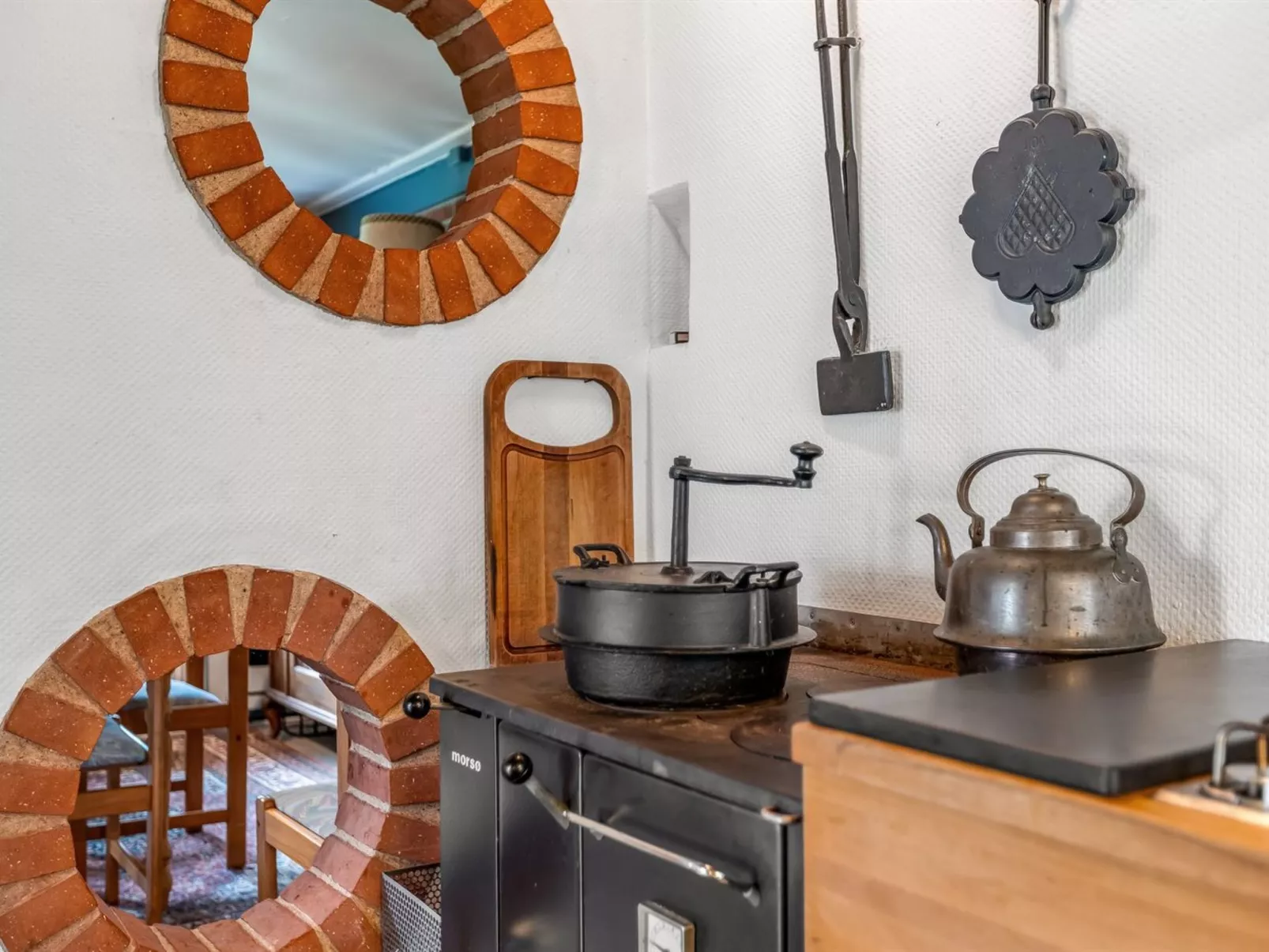 "Tuki" - 10km from the sea-Inside