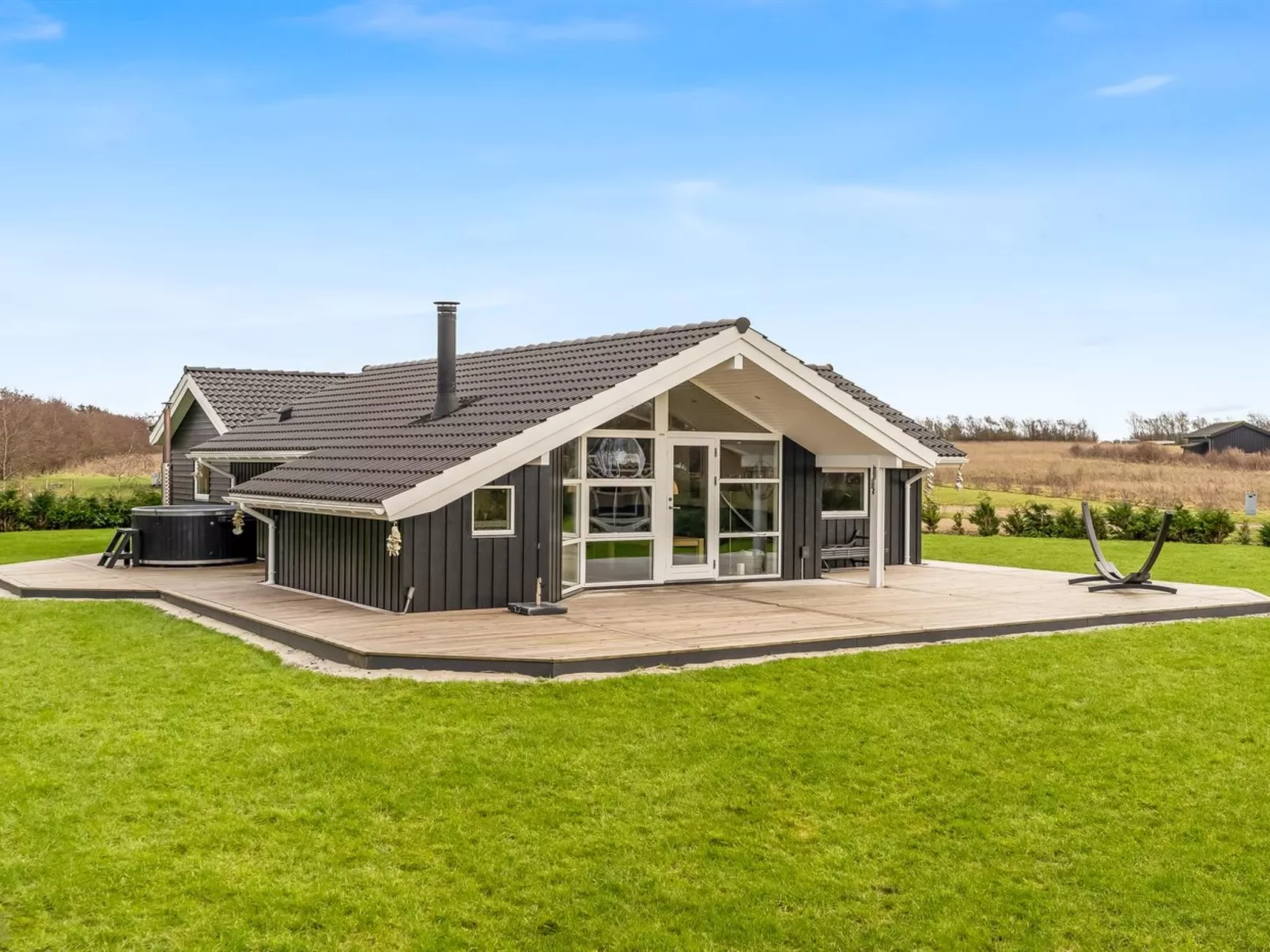 "Antero" - 500m to the fjord-Outside