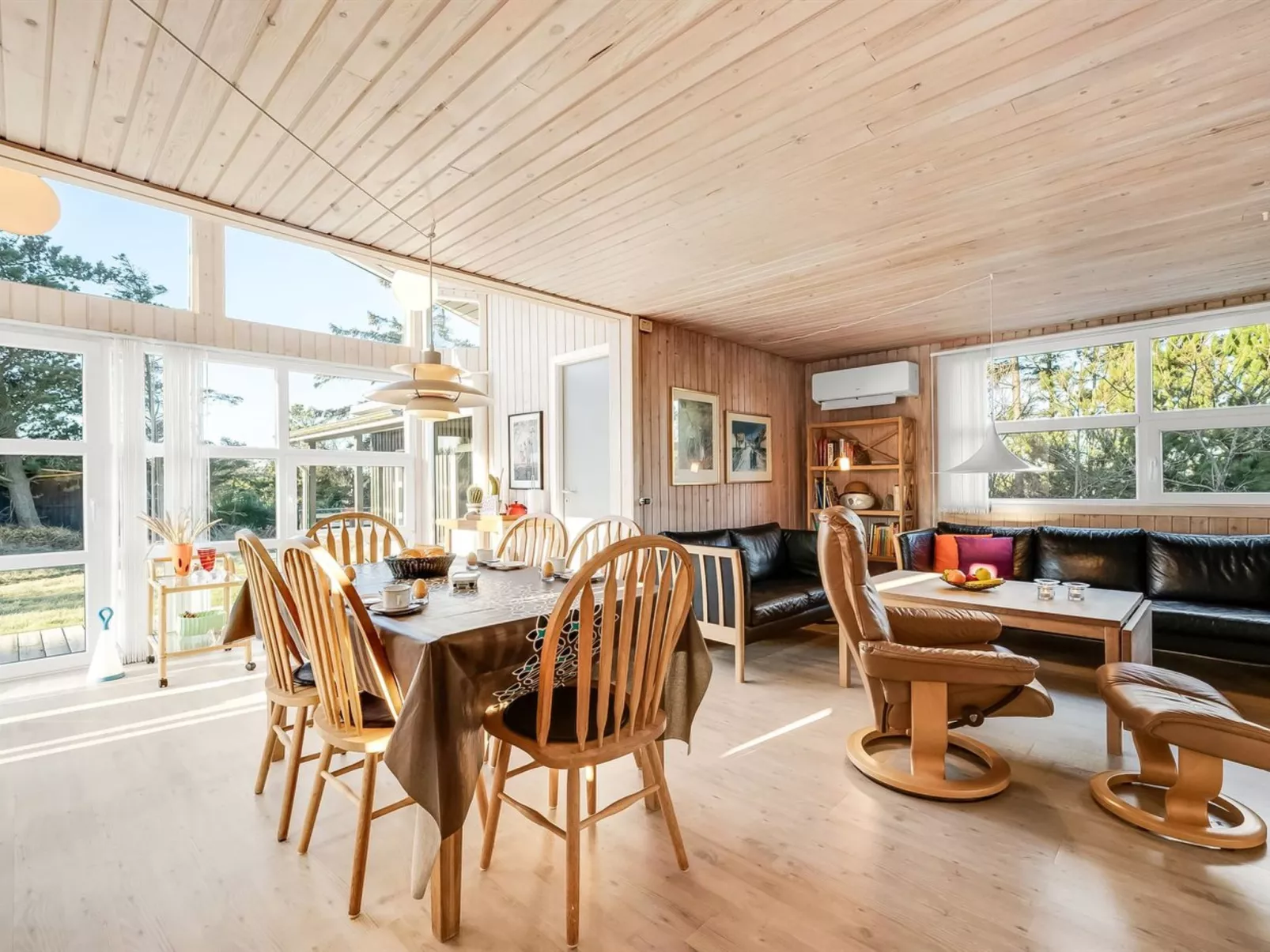 "Elsabet" - 700m to the fjord-Drinnen