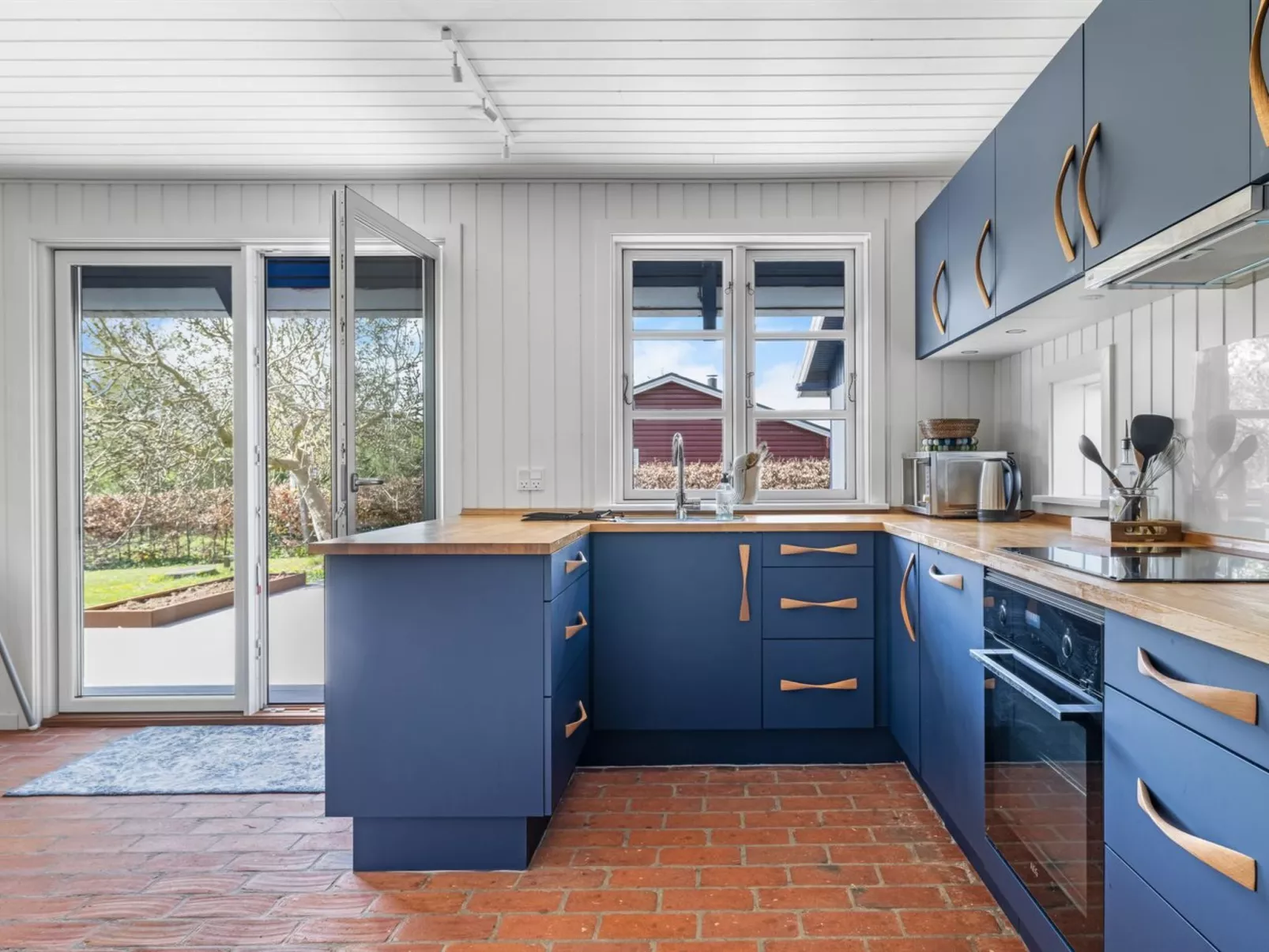 "Gravers" - 150m from the sea-Inside