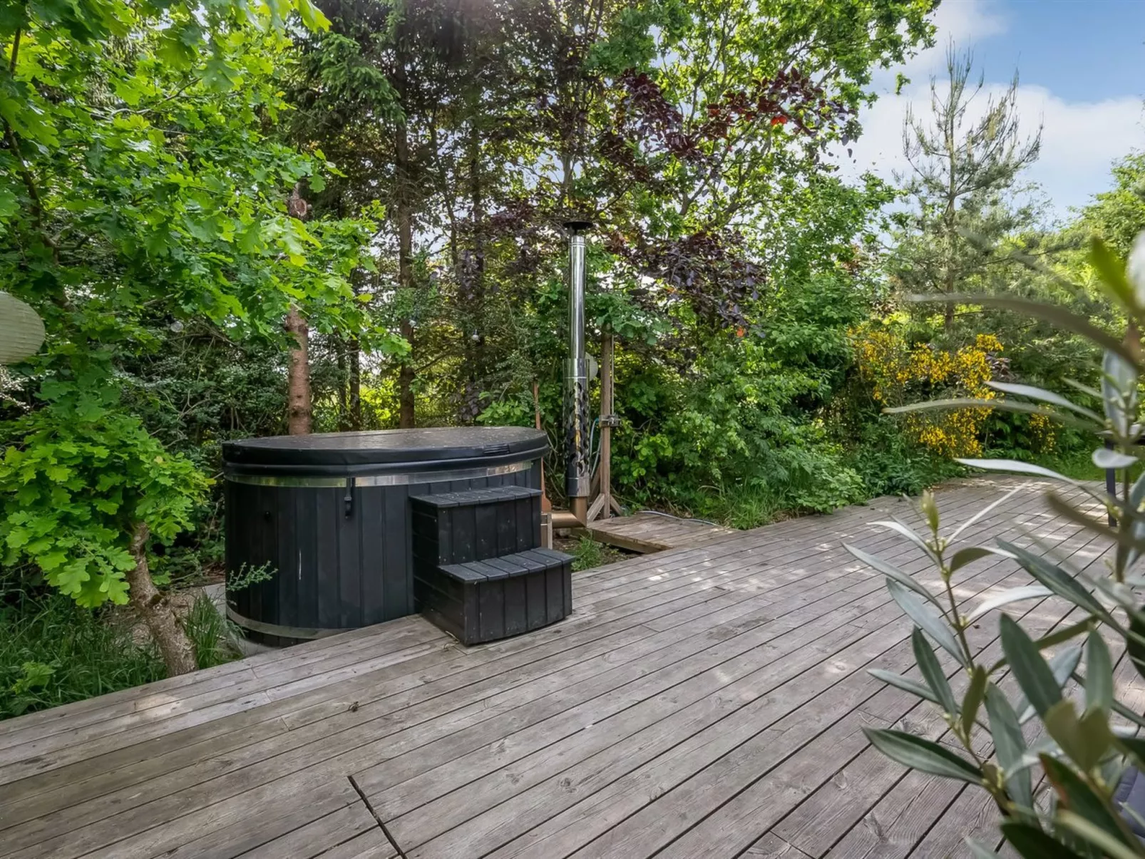 "Gunward" - 3km from the sea-Inside