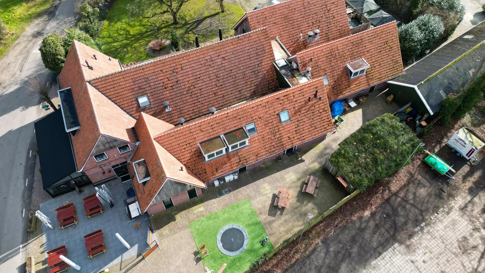 Billie-Exterior in winter