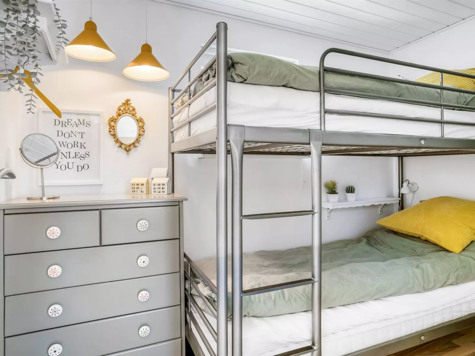 "Ruse" -  from the sea-Dedans