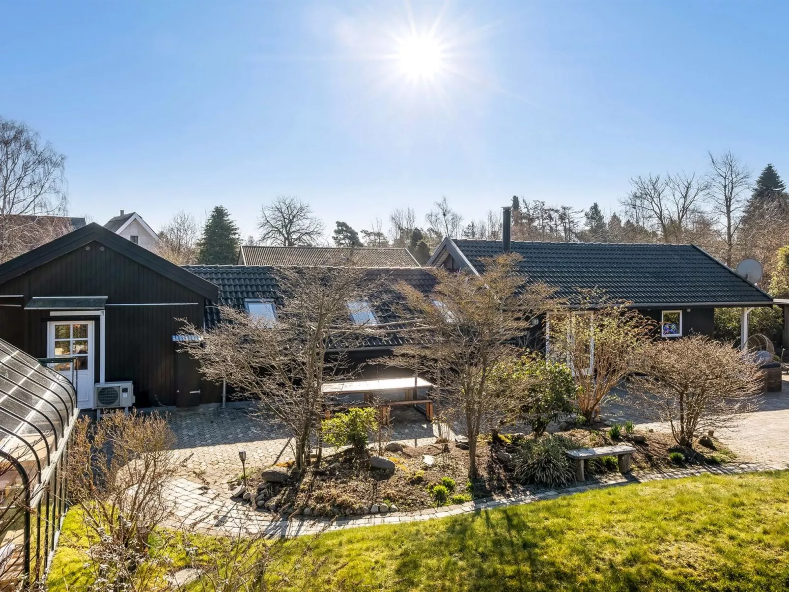 "Hughe" - 1.3km from the sea-Dehors