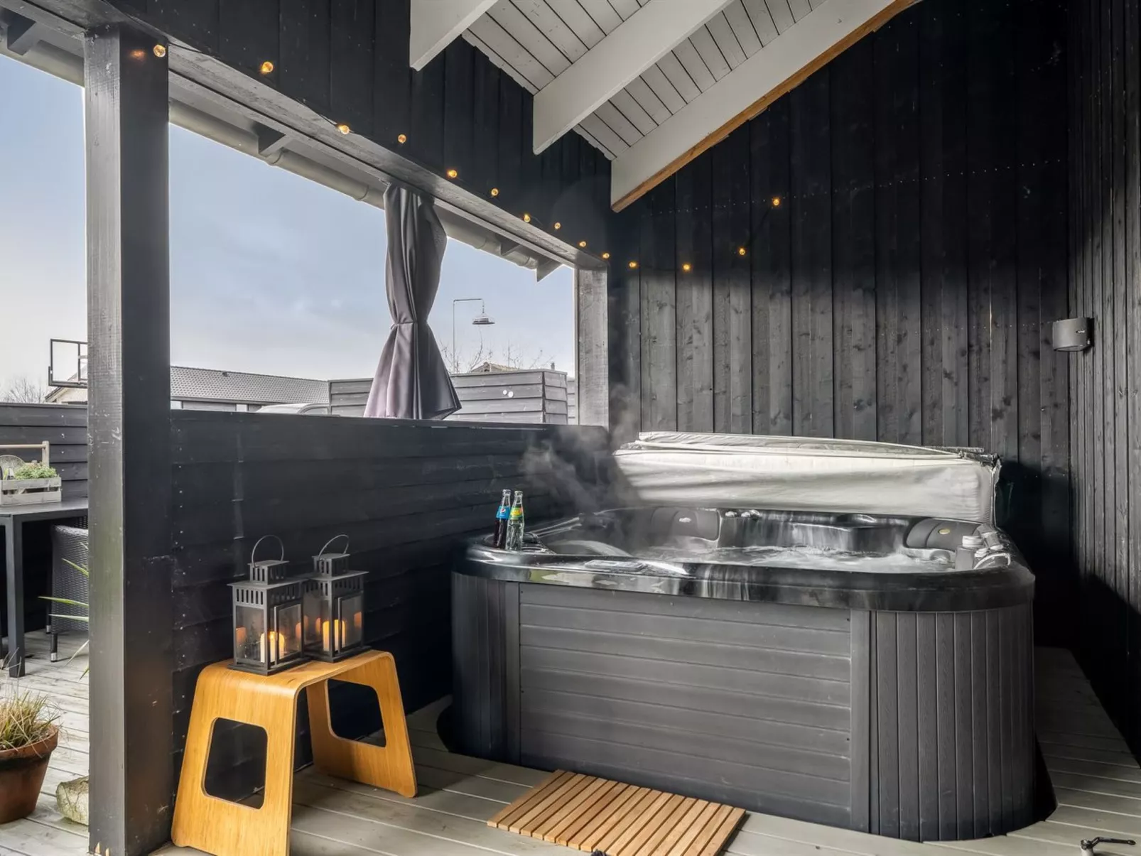 "Kato" -  from the sea-Inside