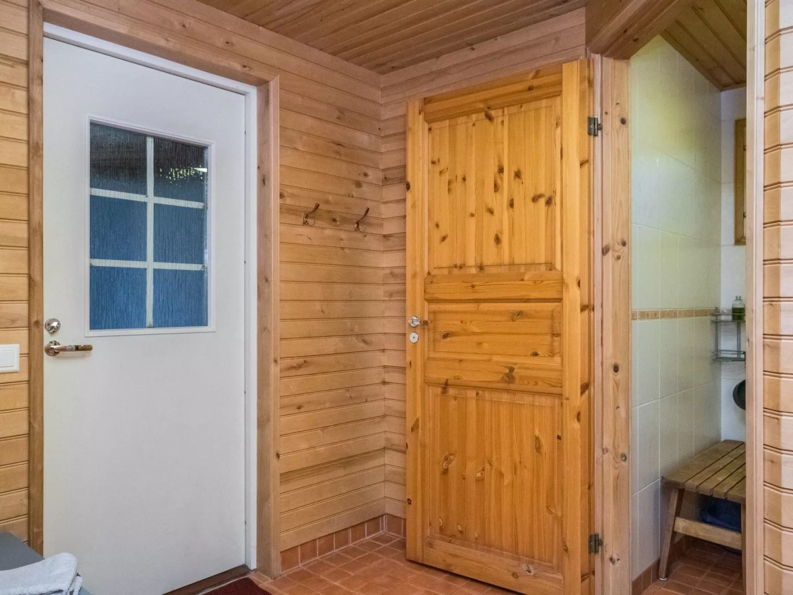 Lauttavalkama-Drinnen