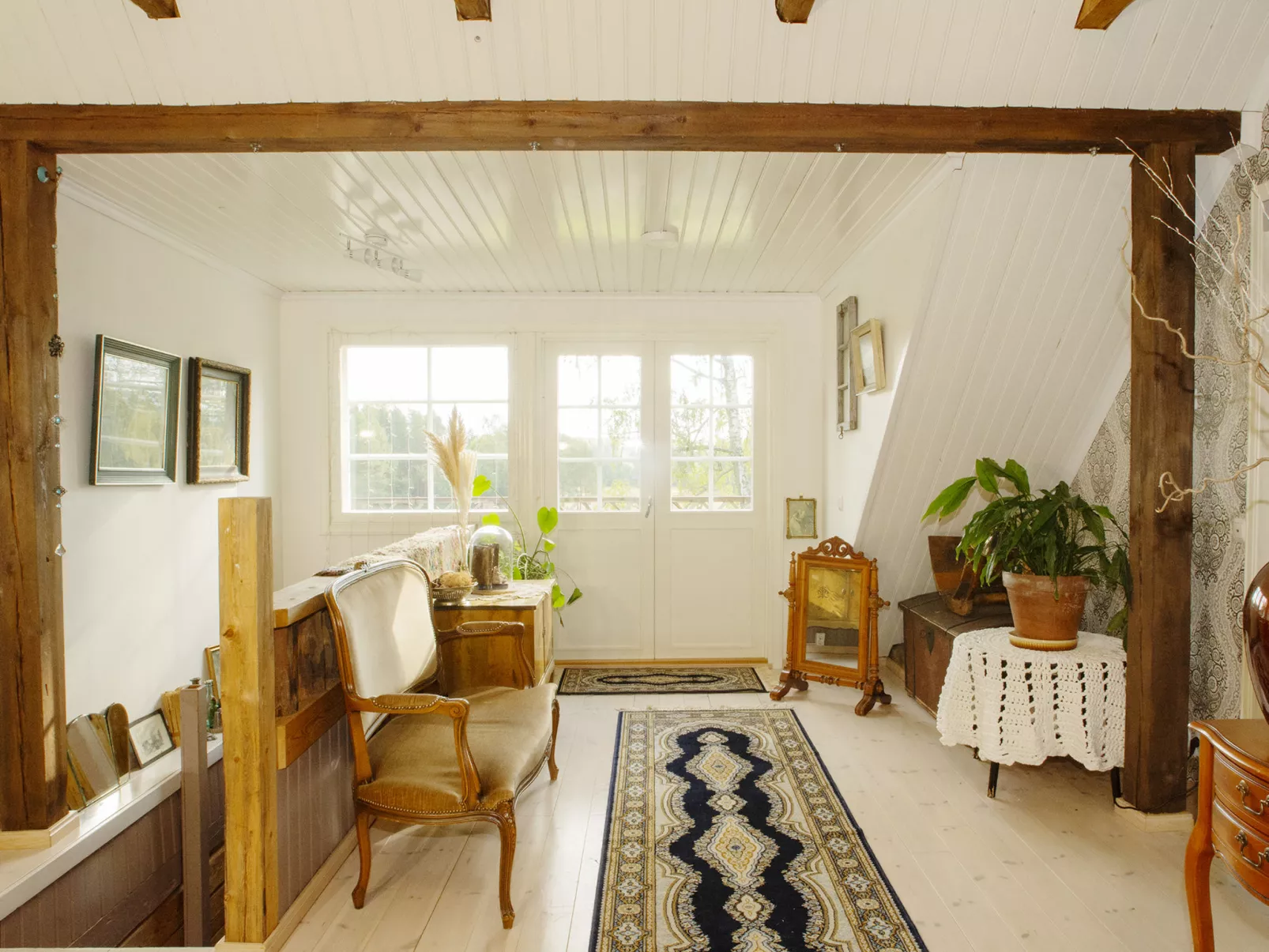 Päätalo, mökkilomat ja perhejuhlat-Dedans