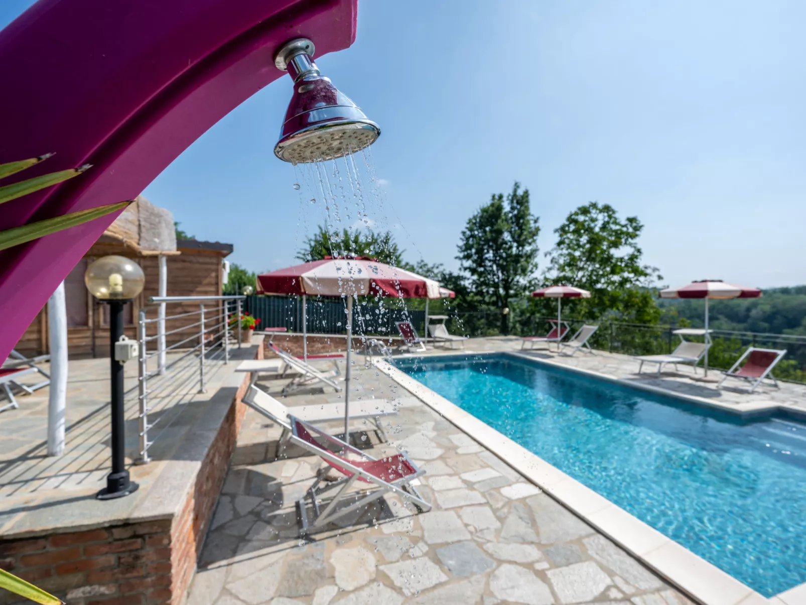 Bricco delle Rondini-Outside