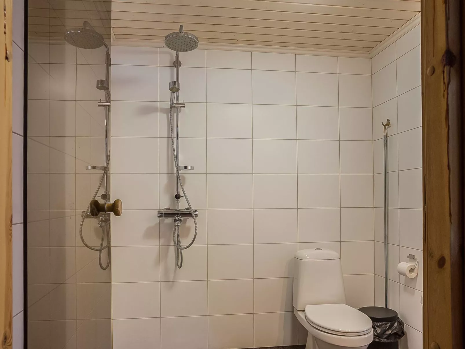 Villa kukkula-Drinnen