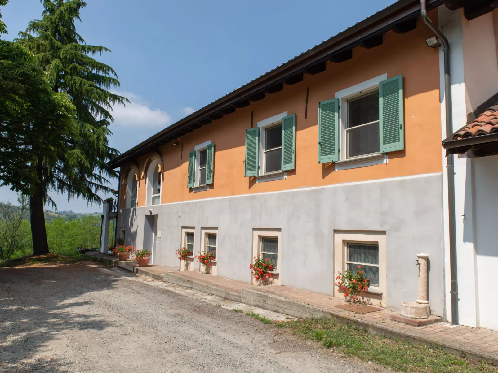 Sant'Evasio-Outside