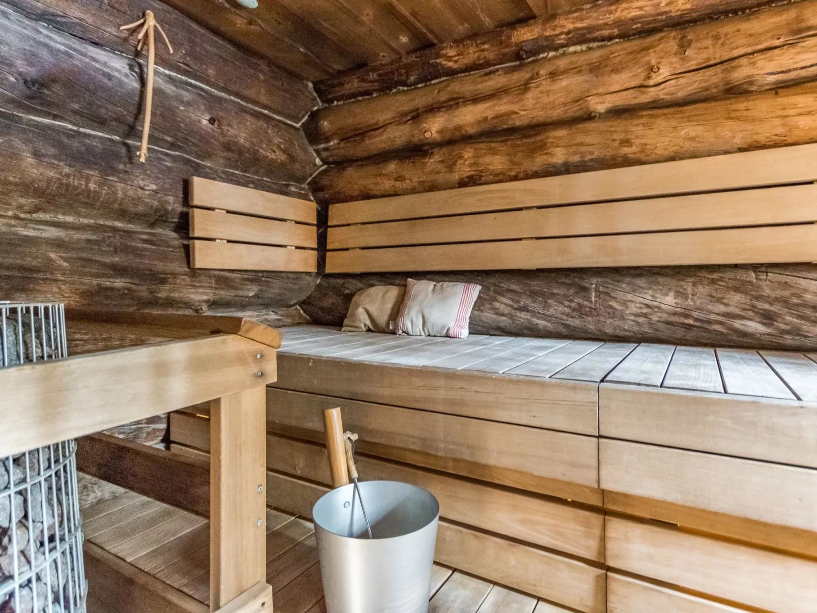 Seitsemän savua 4-Dedans