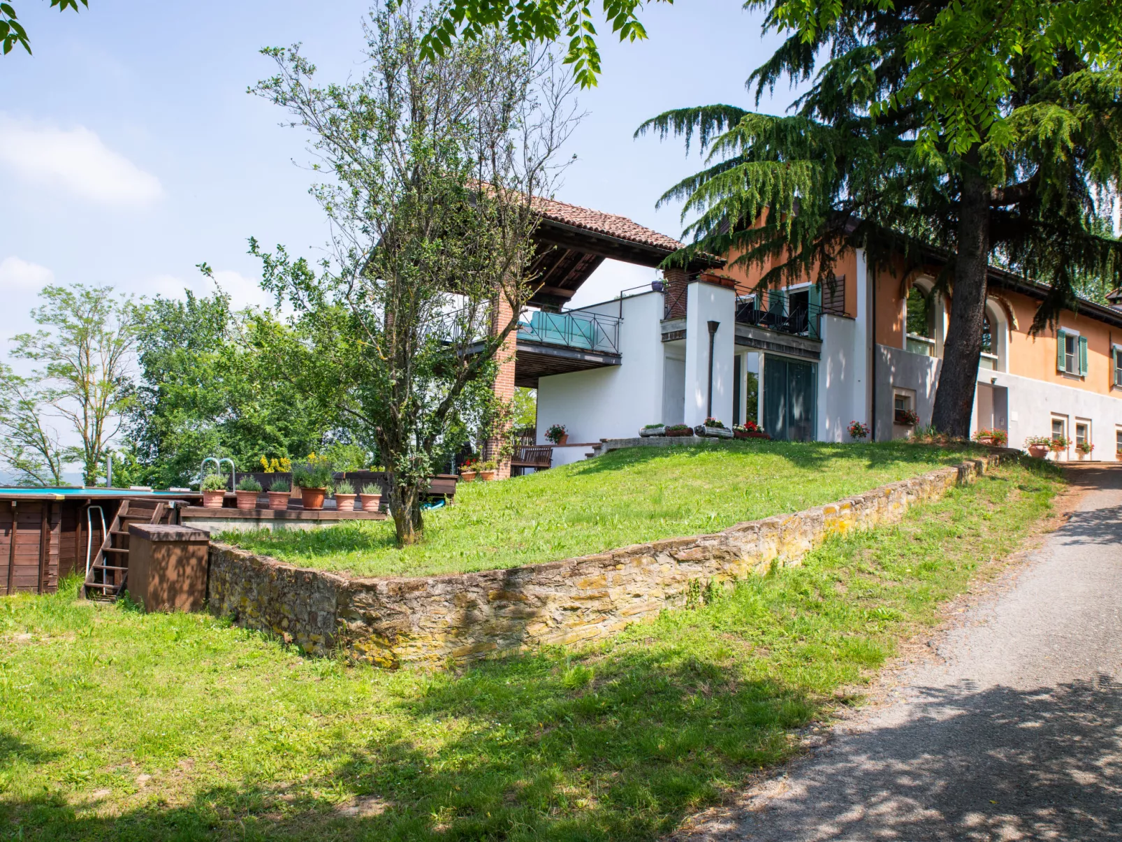 Sant'Evasio-Outside