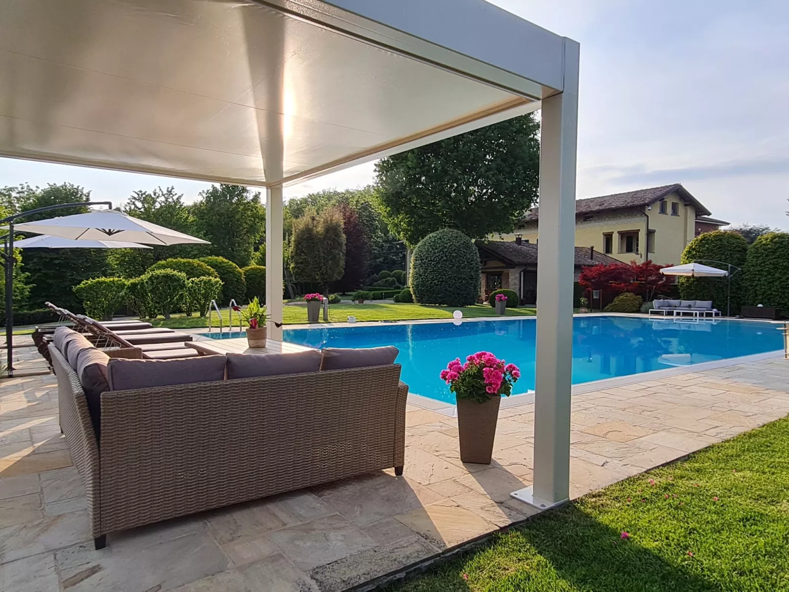 Villa Carlotta-Outside