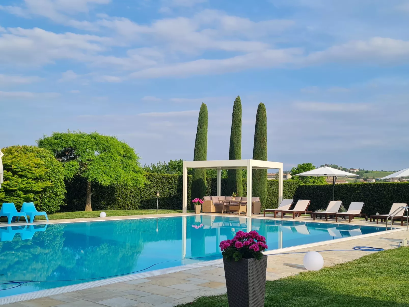 Villa Carlotta-Outside