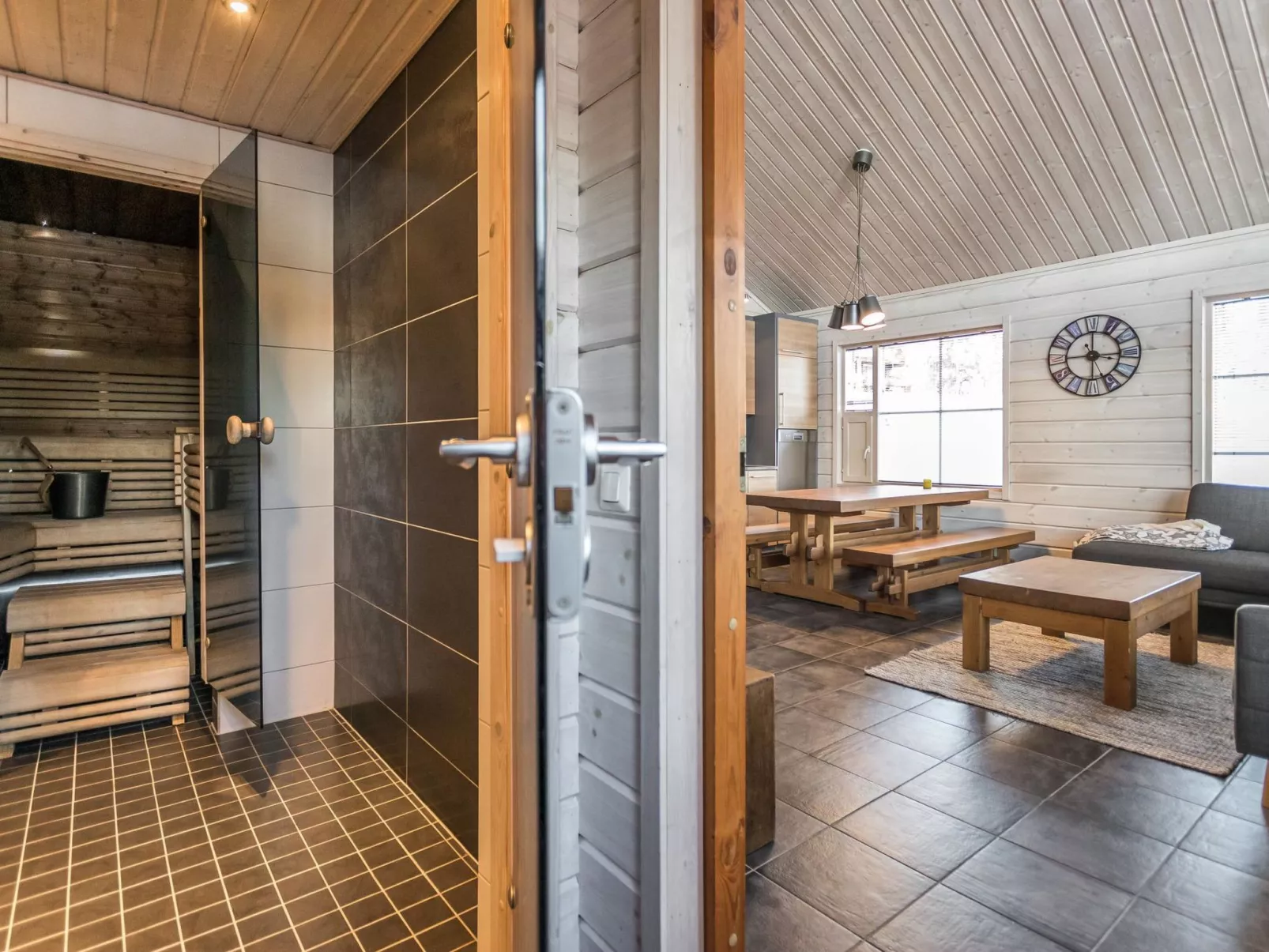 Aurinko-saaga 6 paritalo-Dedans