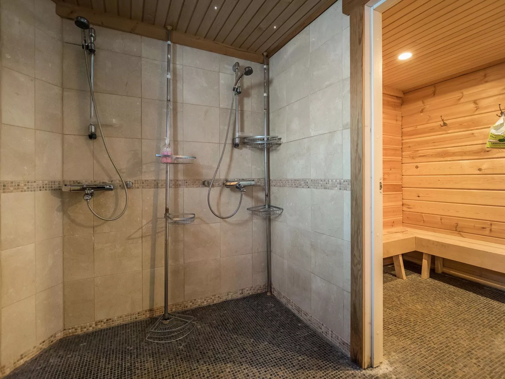 Uulanlinna a, paritalo-Dedans