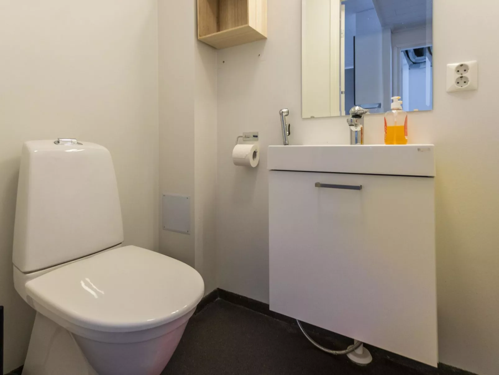 Sun&skivillas 5. (3mh)-Drinnen