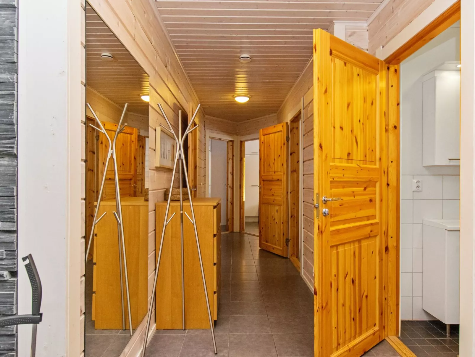 Hot pool cottage laurinranta-Dedans