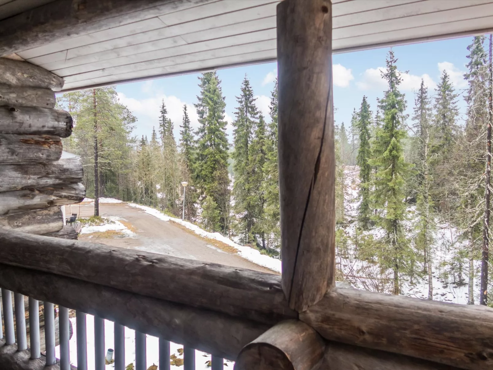 Rukanpesä 2b-Dedans