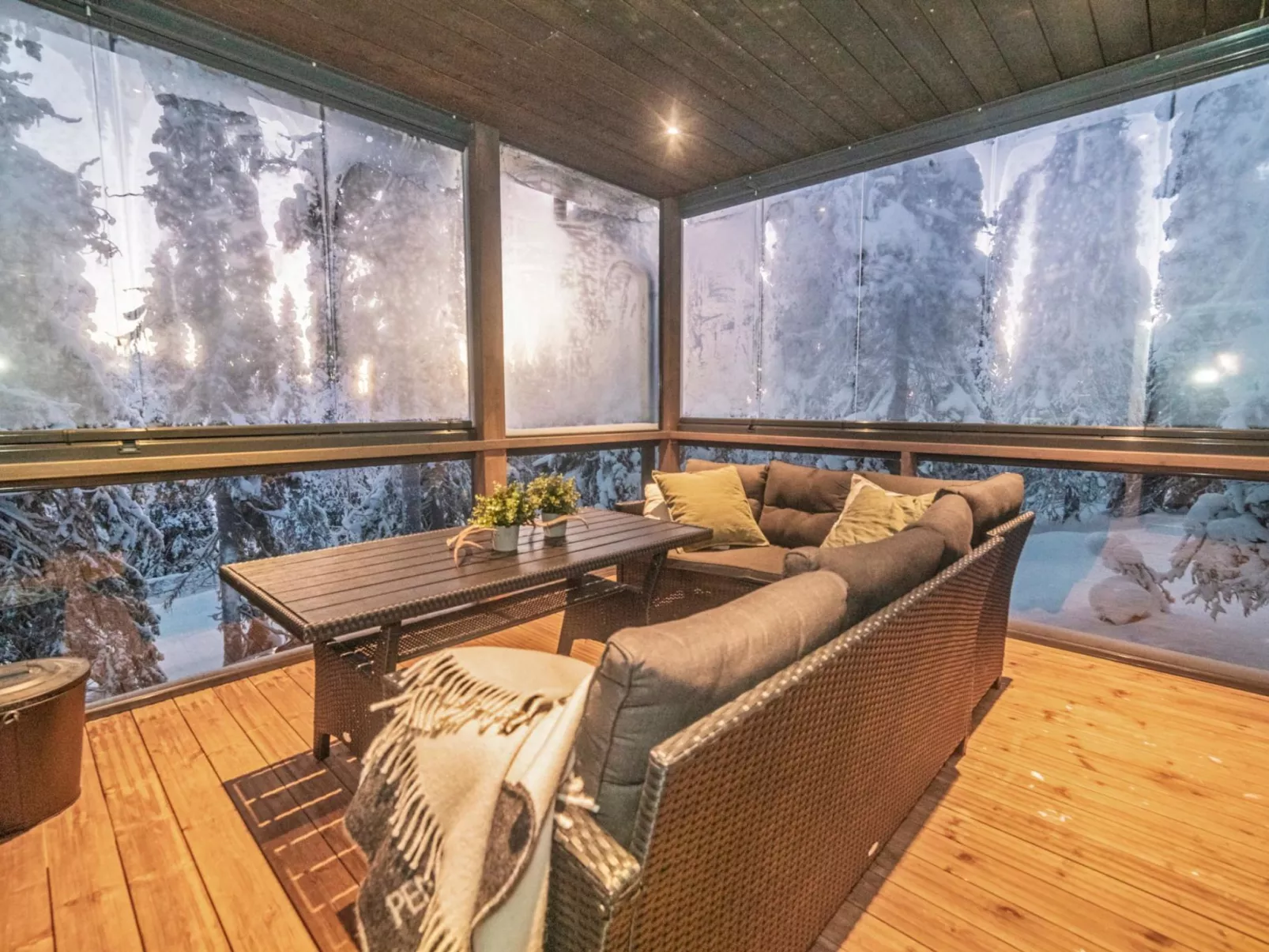 Rukan rinnemaa a-Dedans