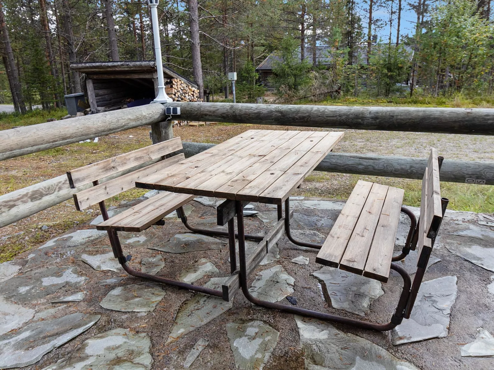 Agenttimajat 2-Dedans