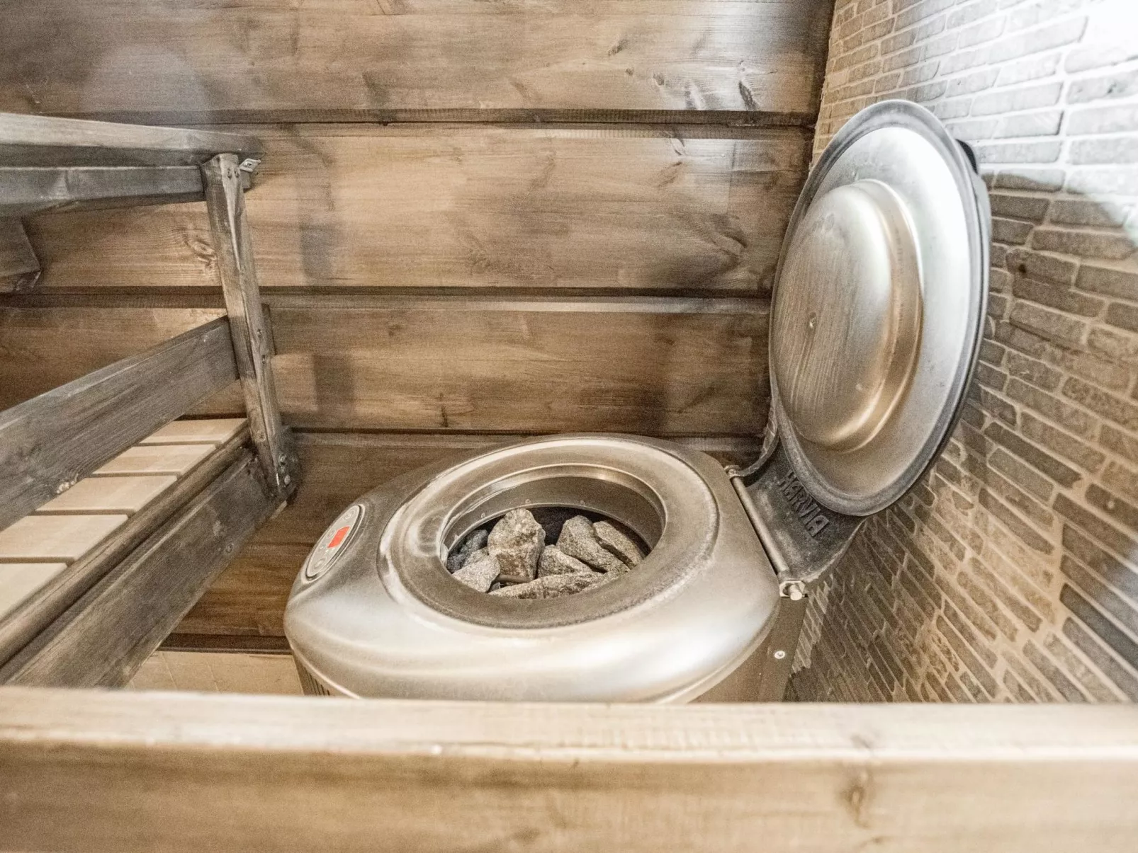 Sinisen tien helmi-Drinnen