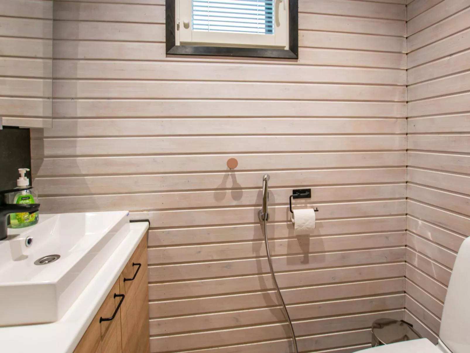 Aurinkopaikka-Dedans