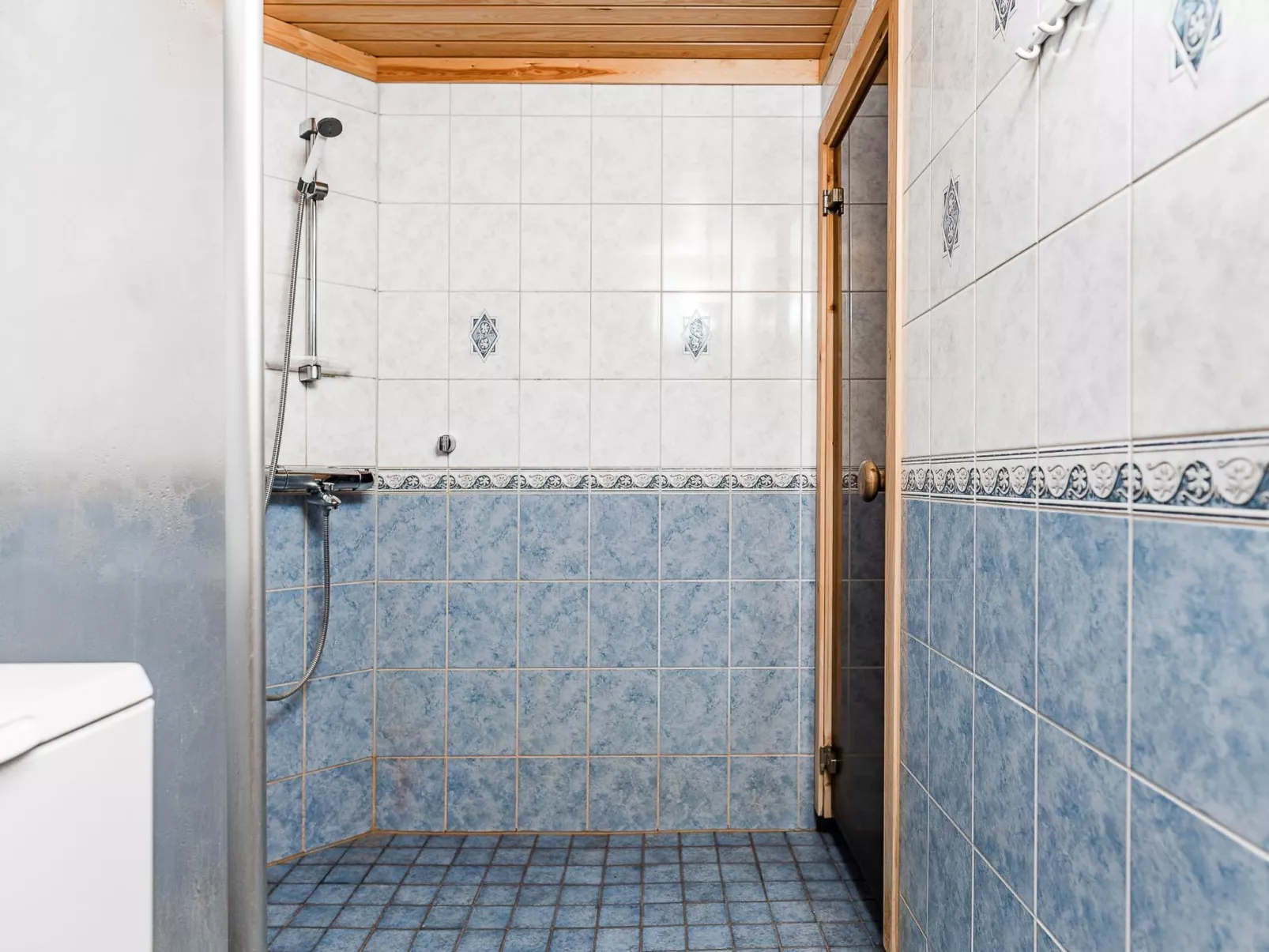 Kinostupa 2a (15-16)-Inside